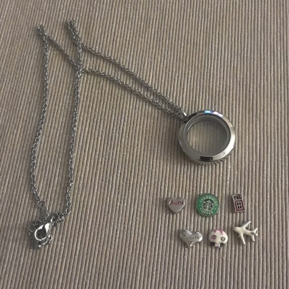 Locket pendant with chain and 6 charms! - Picture 1 of 3
